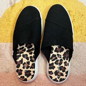 Tom’s mules size 8.5